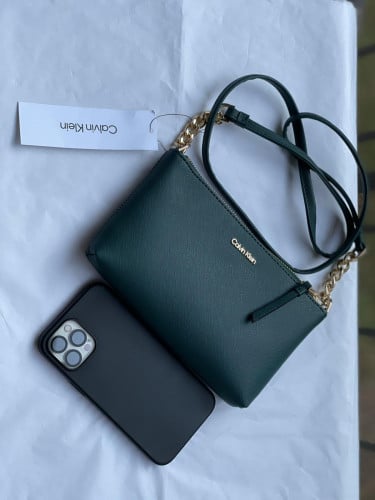 شنطة ماركة كالفن كلاين