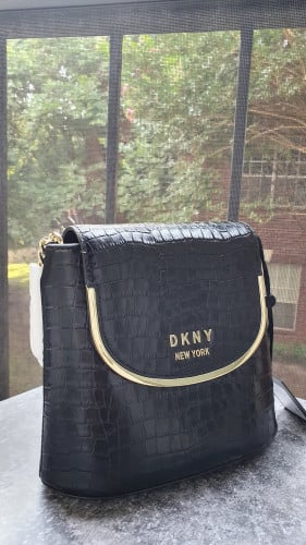شنطة ماركة DKNY