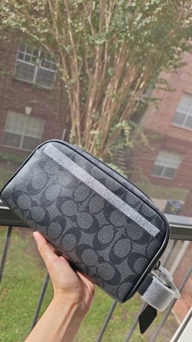 شنطة يد رجالية ماركة كوتش