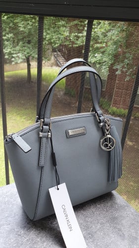 شنطة ماركة كالفن كلاين