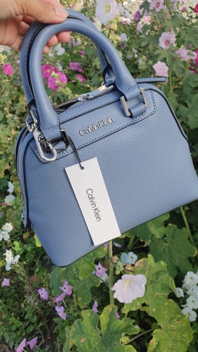 شنطة ماركة كالفن كلاين