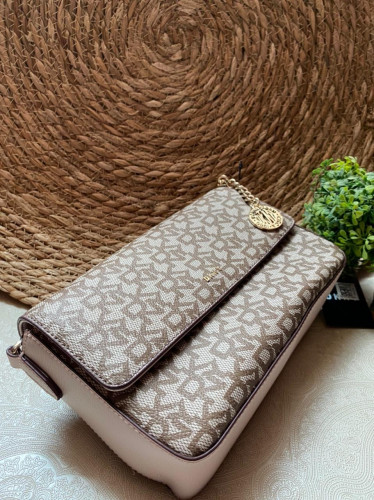 شنطة ماركة DKNy