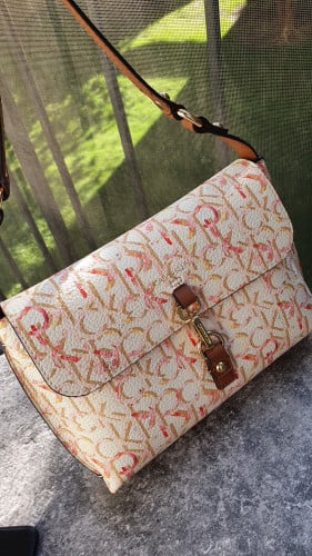 كروس ماركة كالفن كلاين