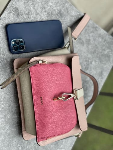 شنطة ماركة DKNY