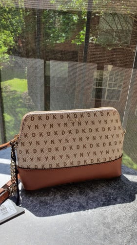 كروس ميني ماركة DKNY