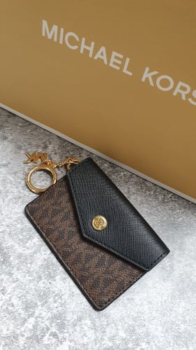 حامل بطاقات وميدالية ماركة مايكل كورس