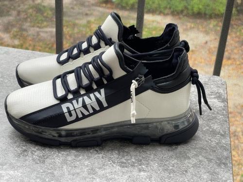 جزمة ماركة DKNY