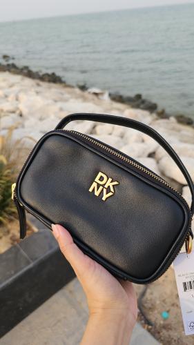 شنطة صغيرة ماركة DKNY