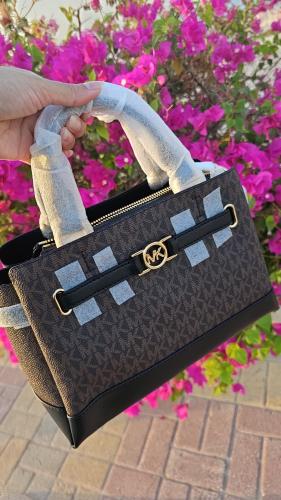 شنطة ماركة مايكل كورس