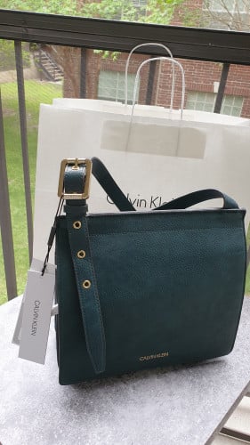 شنطة ماركة كالفن كلاين