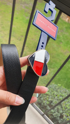 حزام ماركة تومي هيلفيقر