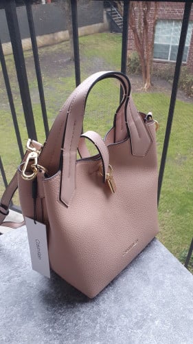 شنطة ماركة كالفن كلاين