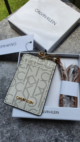 حامل هوية ماركة كالفن كلاين