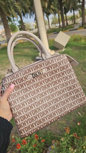 شنطة ماركة DKNY