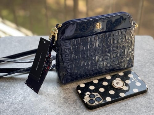 شنطة ماركة تومي هيلفيقر