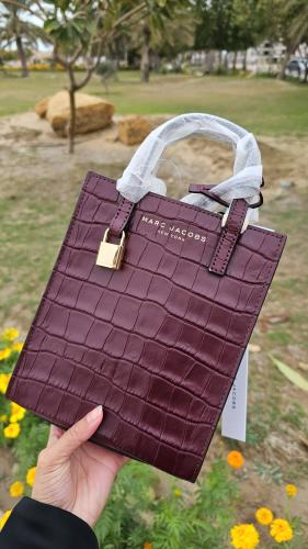 شنطة ماركة مارك جيكوبس