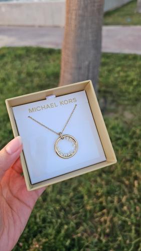 سلسال ماركة مايكل كورس