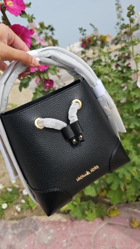 شنطة بكت باق ماركة مايكل كورس