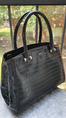 شنطة ماركة DKNY