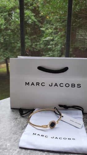 إسوارة مارك جيكوبس