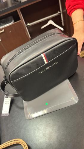 شنطة يد رجالية ماركة تومي هيلفيقر