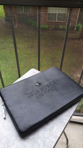 شنطة لابتوب ماركة كيت سبيد