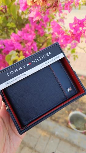 محفظة ماركة تومي هيلفيقر