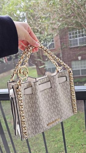 شنطة ماركة مايكل كورس