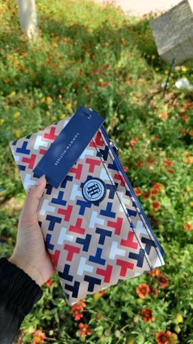 باوتش ماركة تومي هيلفيقر