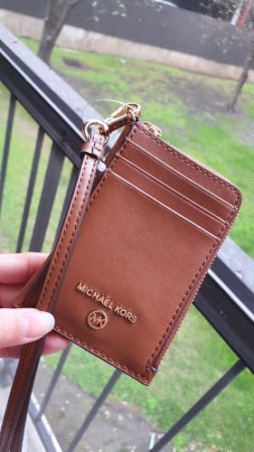 حامل هوية ماركة مايكل كورس