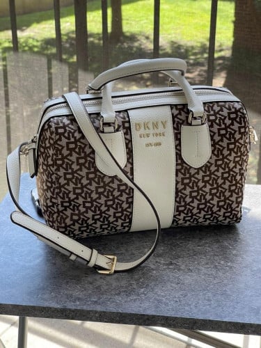 شنطة ماركة DKNY