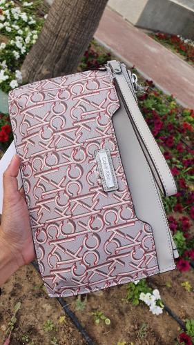 باوتش ماركة كالفن كلاين