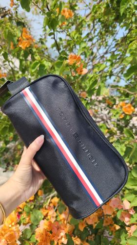 شنطة يد رجالية ماركة تومي هيلفيقر