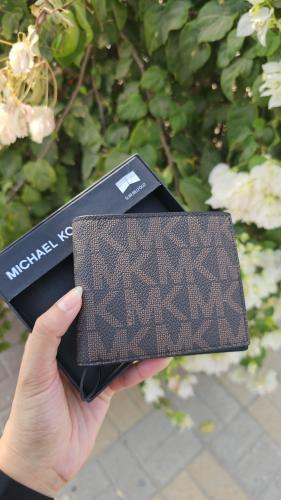 محفظة ماركة مايكل كورس