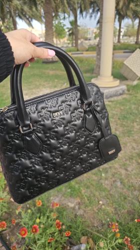 شنطة ماركة DKNY