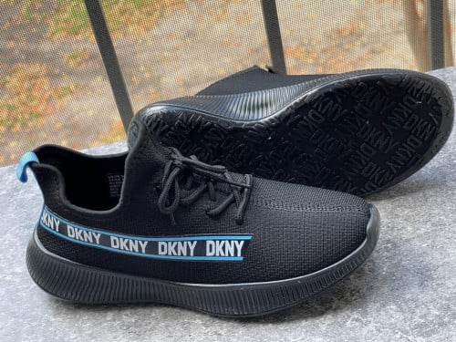 جزمة ماركة DKNY