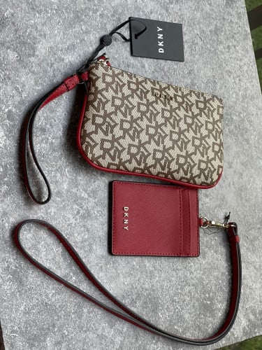 باوتش ماركة DKNY + حامل هوية