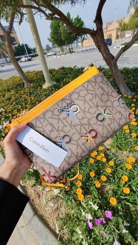 شنطة ماركة كالفن كلاين