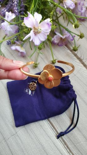 إسوارة ماركة توري بورتش