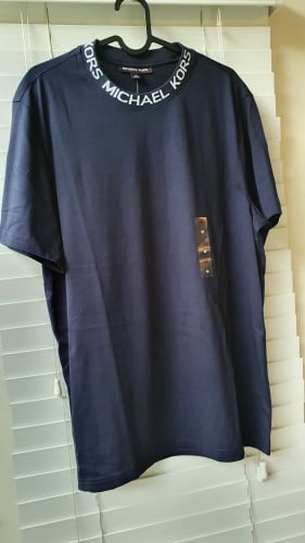 تيشيرت ماركة مايكل كورس