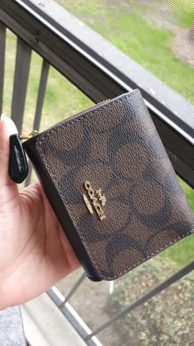 محفظة ماركة كوتش