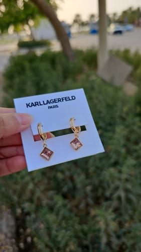 حلق ماركة كارل ليقارفيلد