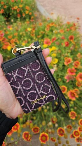 حامل هوية ماركة كالفن كلاين