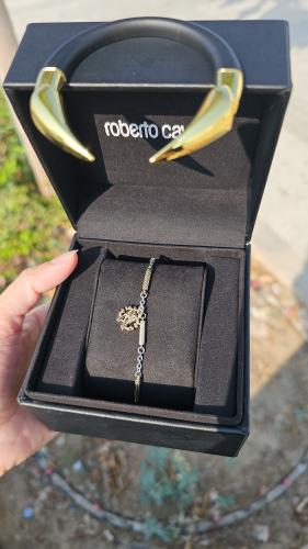 إسوارة ماركة روبرتوكفالي