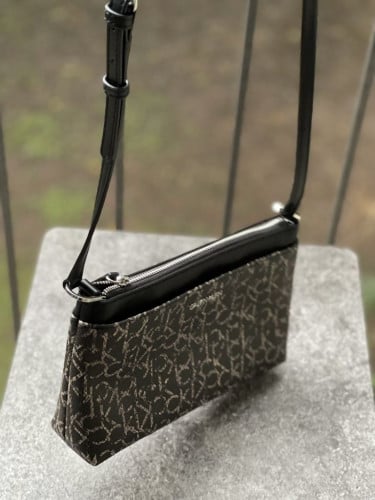 شنطة ماركة كالفن كلاين