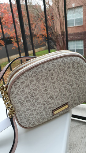 شنطة ماركة كالفن كلاين