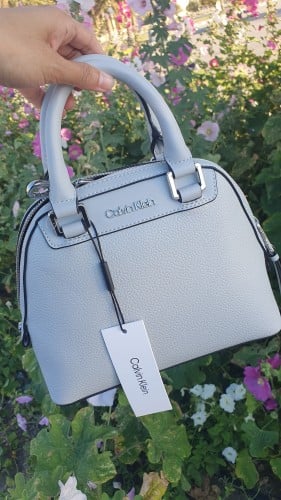 شنطة ماركة كالفن كلاين