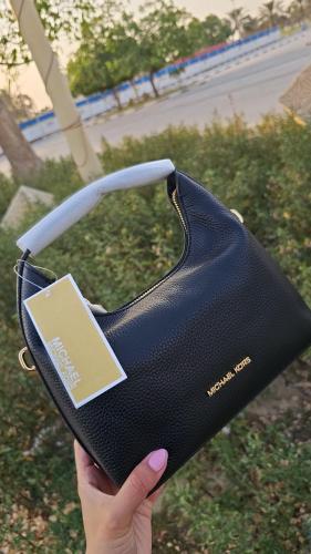 شنطة ماركة مايكل كورس