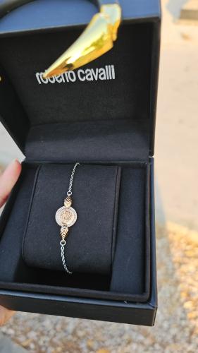 إسوارة ماركة روبرتوكفالي