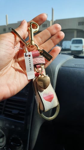 ميدالية ماركة كوتش